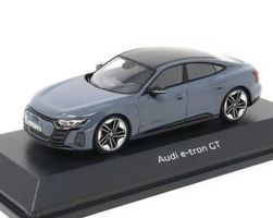 Audi GT RS E-Tron seit 2021 Kemora grau / Carbon / schwarz