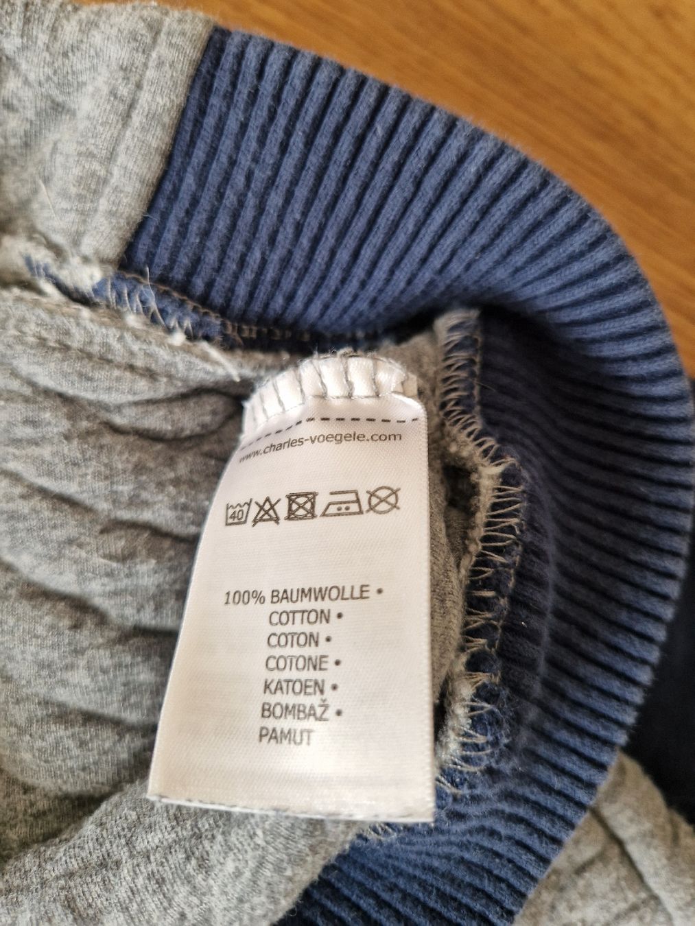 Maglioni & Felpe: Pullover / Bomberjacke Grösse 116 – Usato da Eschenbach SG venduto da SanFranciscoCalifornia 2