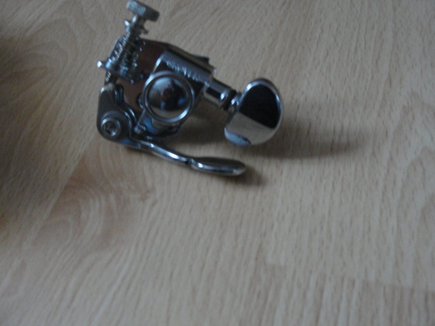 Strumenti musicali: Hipshot D-Tuner Grovermechanik – Nuovo e nell'imballaggio originale da Unterkulm venduto da falkennest01 1
