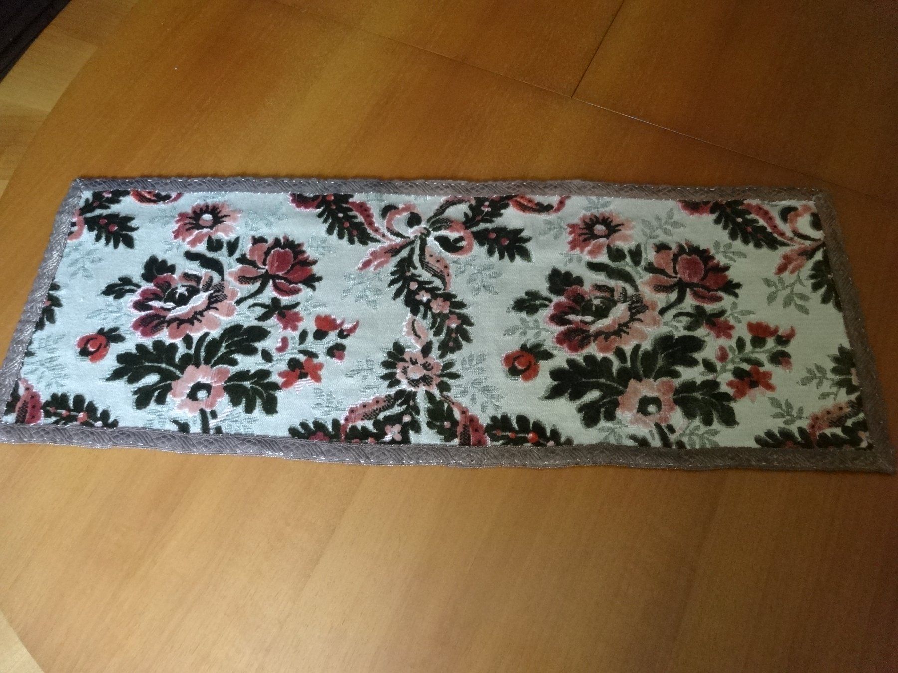 Tutte le decorazioni: Chemin de table - Pièce unique – Nuovo e nell'imballaggio originale da Biel/Bienne venduto da milamila02