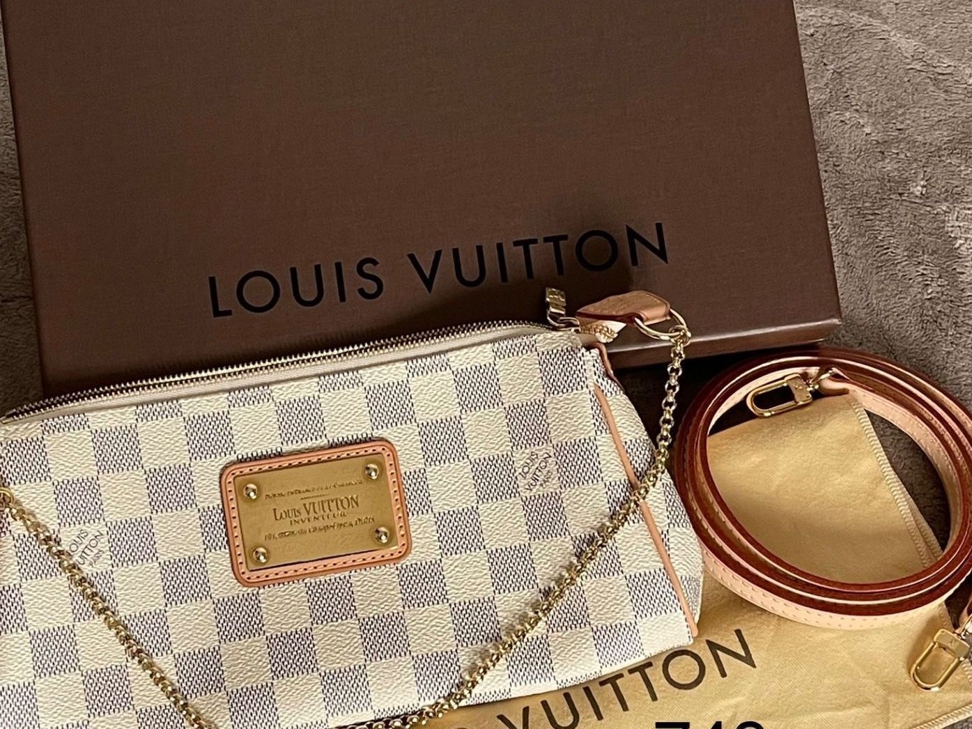 Louis Vuitton Borse da donna: Louis Vuitton Pochette Eva Damier Azur – Nuovo (secondo la descrizione) da Düdingen venduto da koe_7kdv