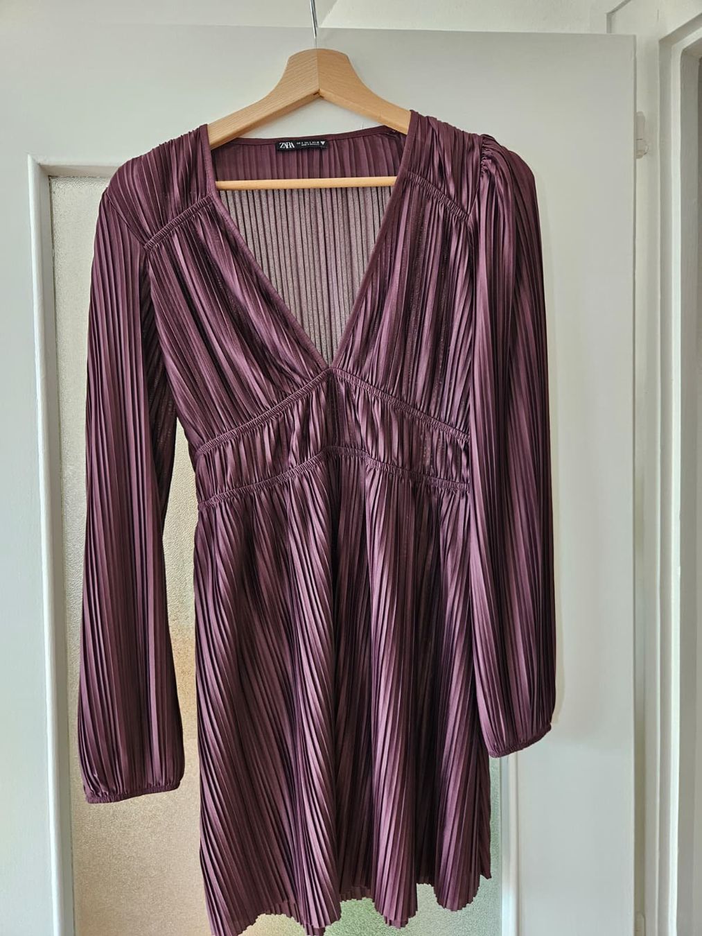 Zara Vestiti: Zara dress – Nuovo (secondo la descrizione) da Genève venduto da ele_b7wq