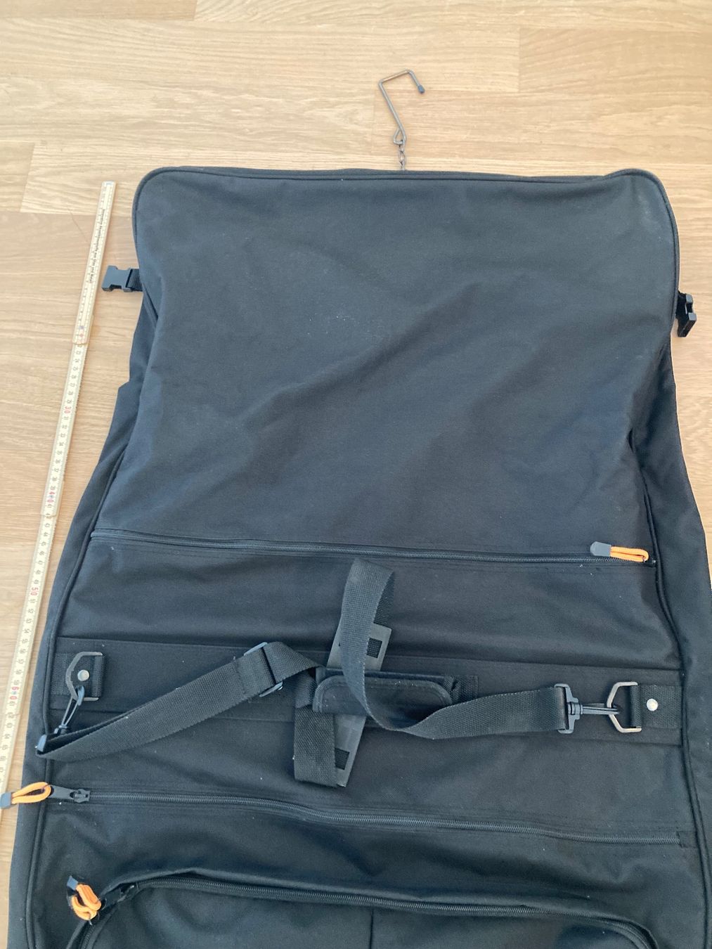 Borse: Kleidersack schwarz mit Schultergurt – Usato da Zürich venduto da aur_ydw6 2