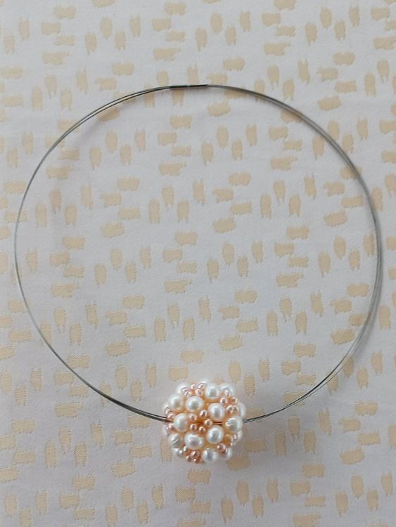 Catenine: Halskette Edelstahl Collier mit Perlen Ring. Länge 48cm – Nuovo (secondo la descrizione) da Winistorf venduto da acreativ