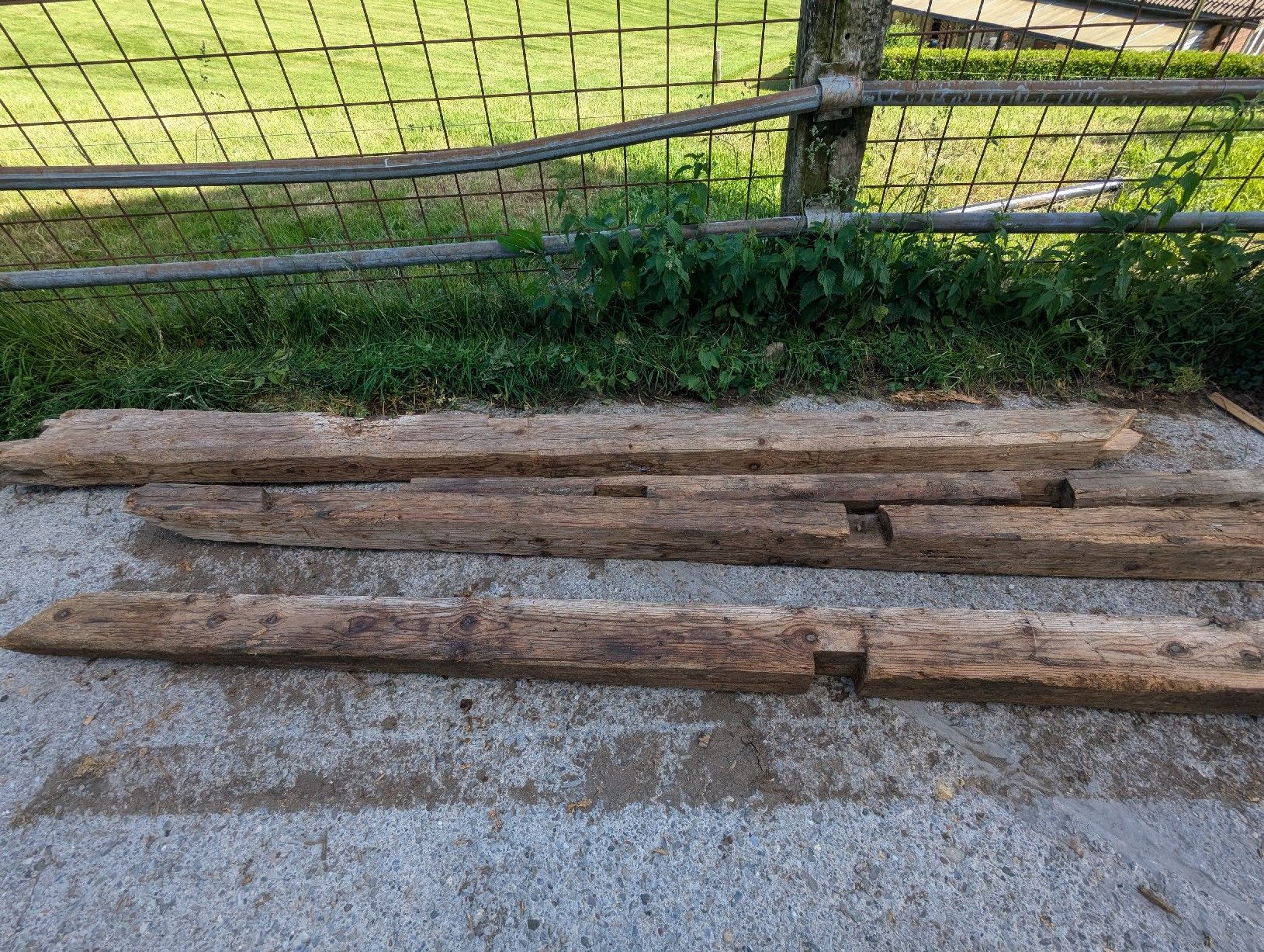 Articoli in legno: Alte Holzbalken – Usato da Uetliburg SG venduto da Lion93 1