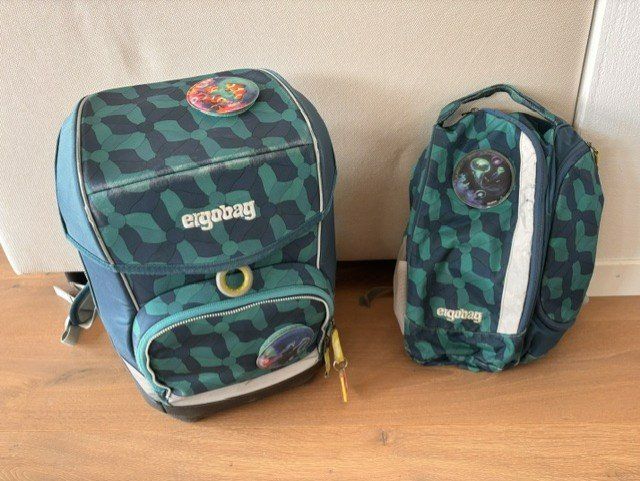 Equipement de magasin & Foires: Schulthek Ergobag mit Turnbeutel – D'occasion à Hausen am Albis par Soul2026