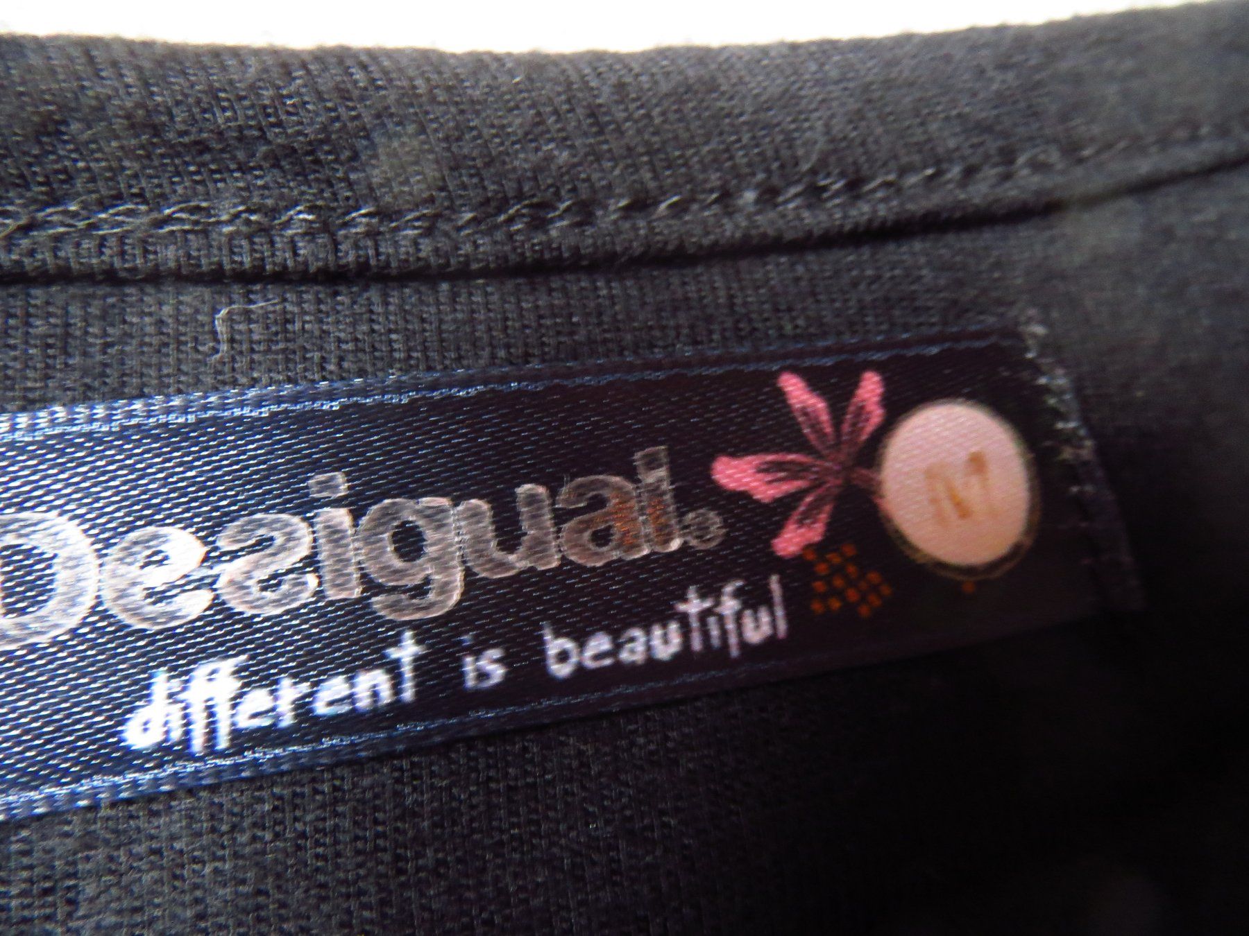 Desigual T-shirt: spezielles DESIGUAL Damen Shi – Usato da Kiental venduto da Anna8702 2