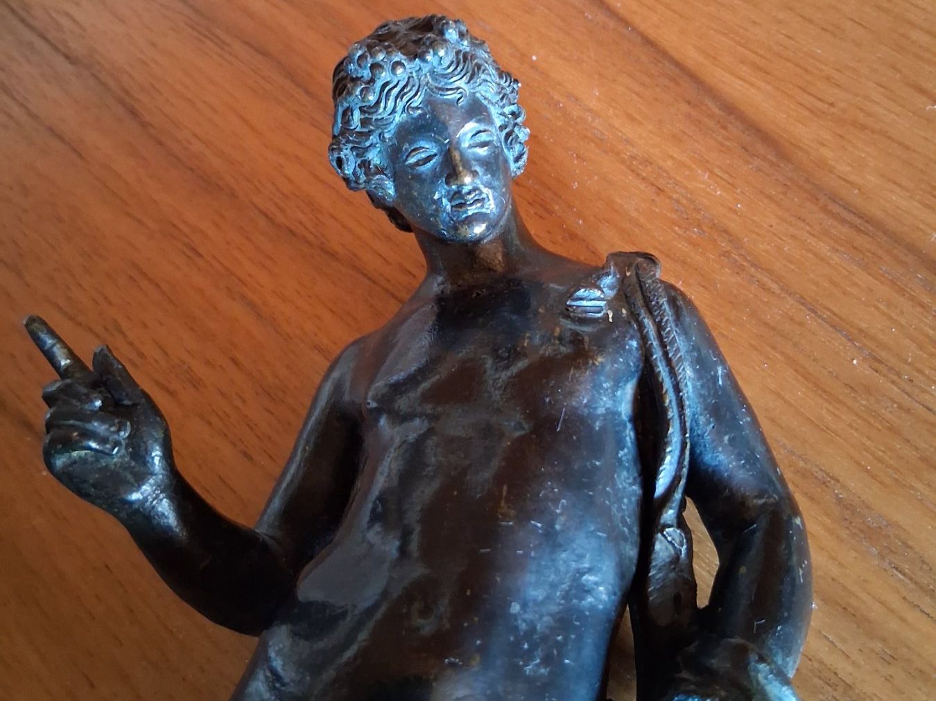 Figuren: Bronzefarbige Figur auf Sockel – Gebraucht aus Lengnau von robinie02 2