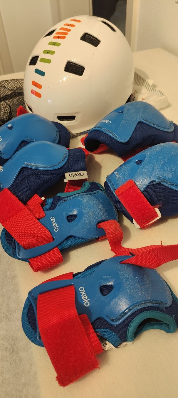 Protections: Helm und Schoner  – D'occasion à Belp par Mexx