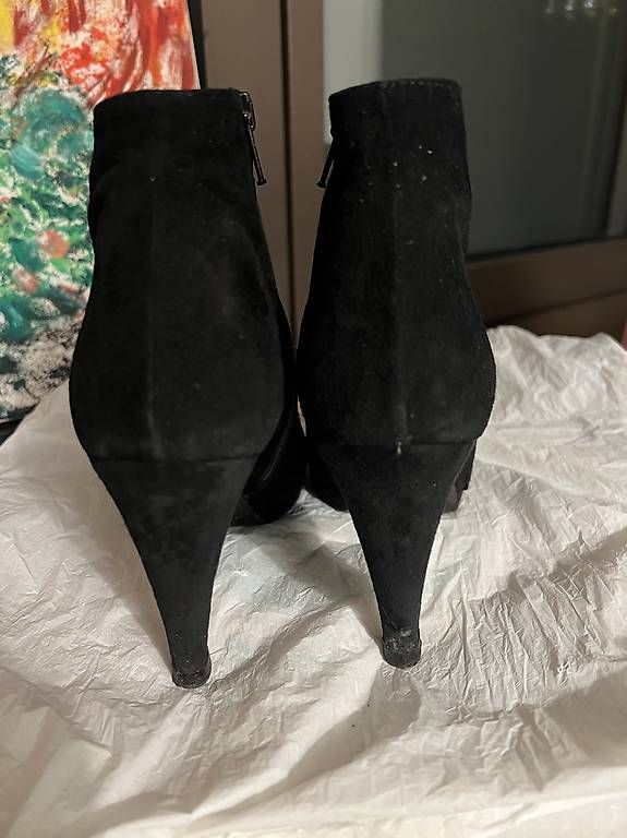 Scarpe da donna: Tronchetti pelle nera scamosciata – Usato da Luzern venduto da mic_99vf 1