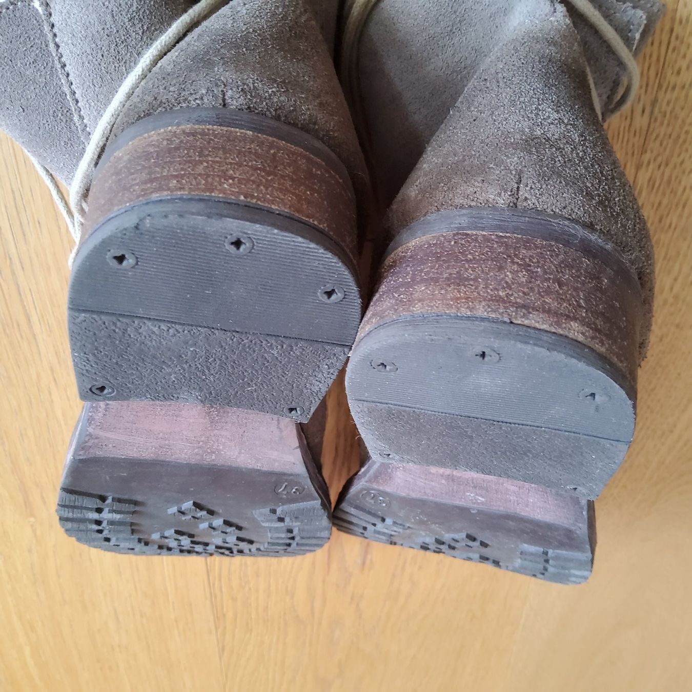 Scarpe da donna: Stiefel / Stiefelette Wildleder "Fellfutter", neuwertig – Nuovo (secondo la descrizione) da Naters venduto da 3904Naters 5