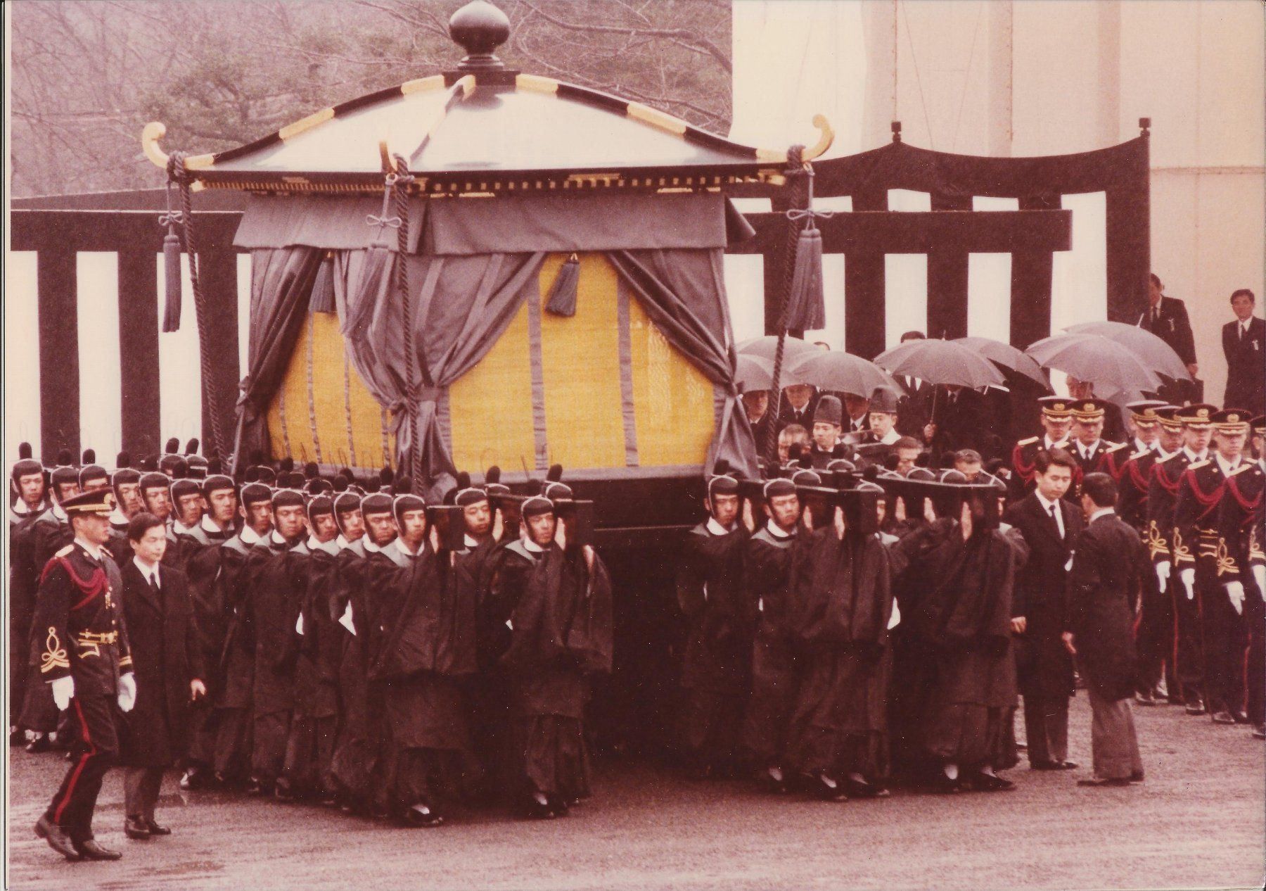 Foto & Immagini: Japan, Kaiser Hirohito, Beerdigung, 1989 – Usato da Frauenfeld venduto da Merk52