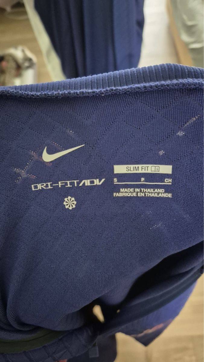 FC Barcelona Canottiere & Pantaloni: Trainigshirt FCBarcelona – Nuovo (secondo la descrizione) da Egliswil venduto da cx.cx 3