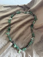 Collier mit Aventurin-Steinen und Perlen guter Zustand