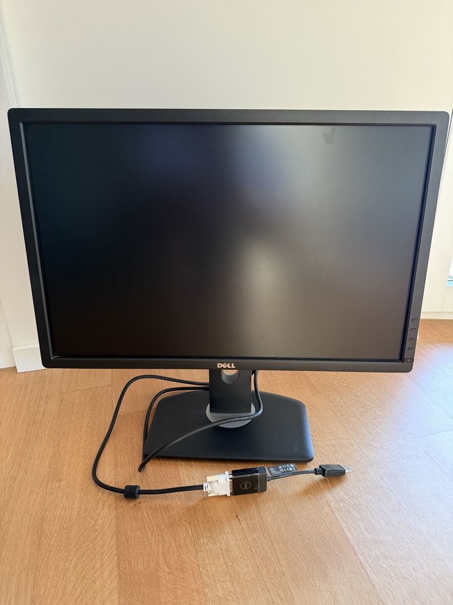 Dell Monitor: Dell Ultrascharp Screen – Usato da Zürich venduto da rah_mpq5