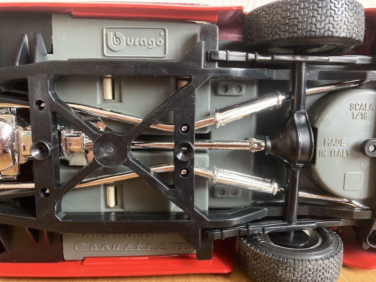Bburago Modellini d'auto: Chevrolet Corvette (1957) – Usato da Winterthur venduto da Whitefish 2