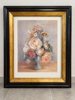Dekoratives Blumenbild im klassischen Rahmen