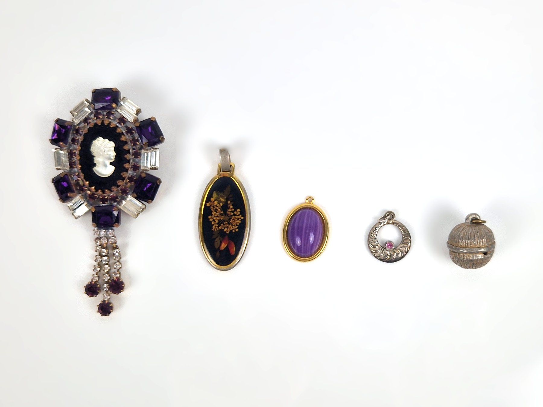 Altri gioielli: Vintage Schmuck-Set | 1 Brosche & 4 Anhänger – Usato da Basel venduto da Restwert_Basel