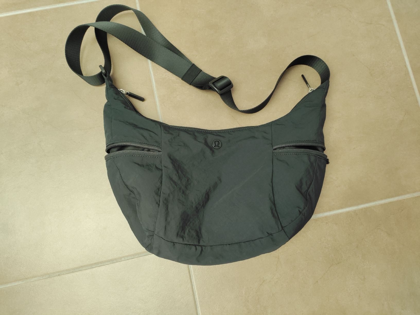 Lululemon Taschen für Damen: Umhängetasche von lululemon – Gebraucht aus Port von 243rina