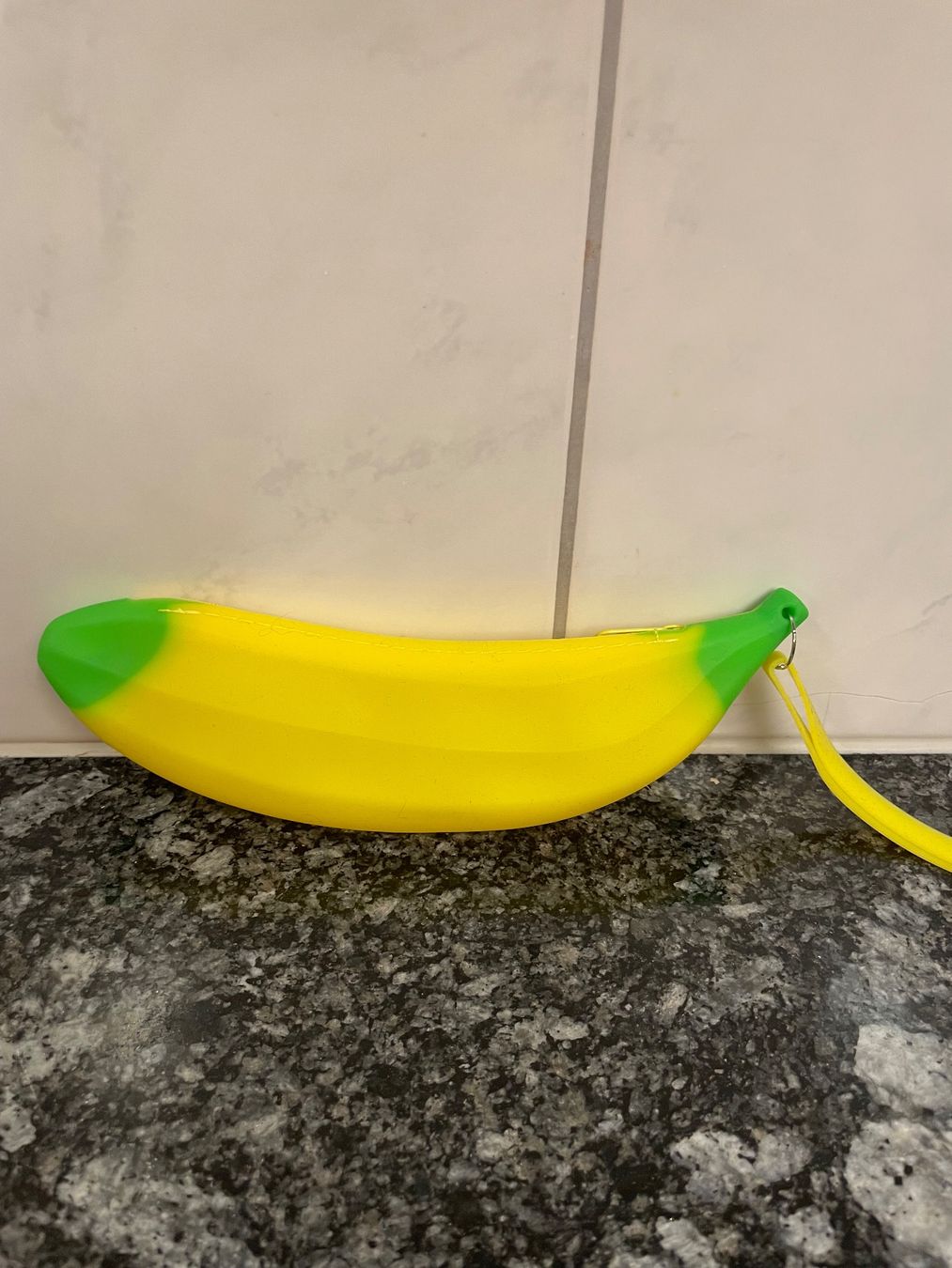 Astucci : Bananenetui – Nuovo (secondo la descrizione) da Huttwil venduto da mir_ghn5