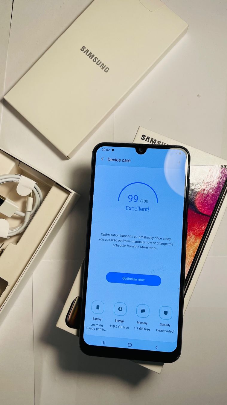 Samsung Telefoni cellulari / Smartphones: Samsung A50 / 128GB – Usato da Luzern venduto da Waince786 2