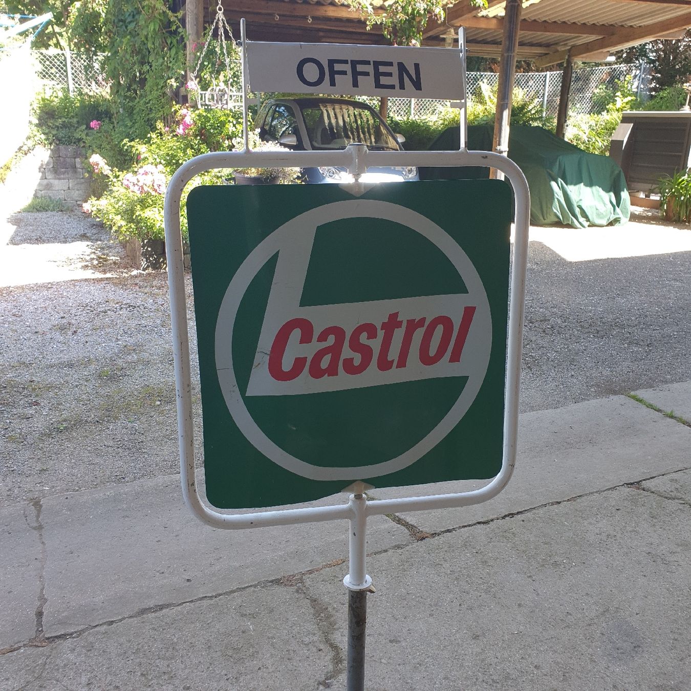 Castrol Schilder: Castrol Tankstelle Benzin Schild – Gebraucht aus Uesslingen von 1Atelier 5