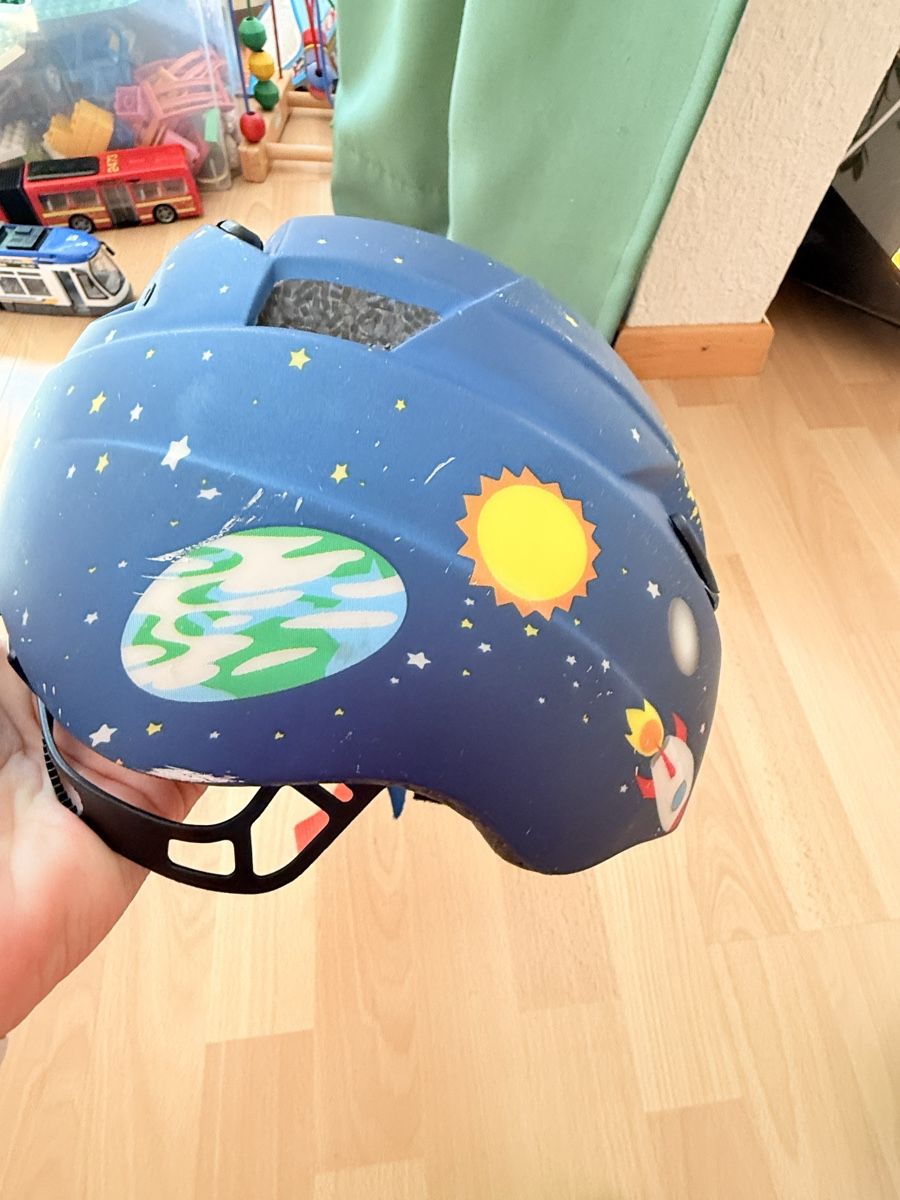 Uvex Caschi: Kinderheim, Velohelm – Usato da Bern venduto da nat_zfv8