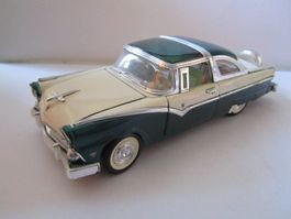 Ford Crown Victoria (1955) Mst 1:24
