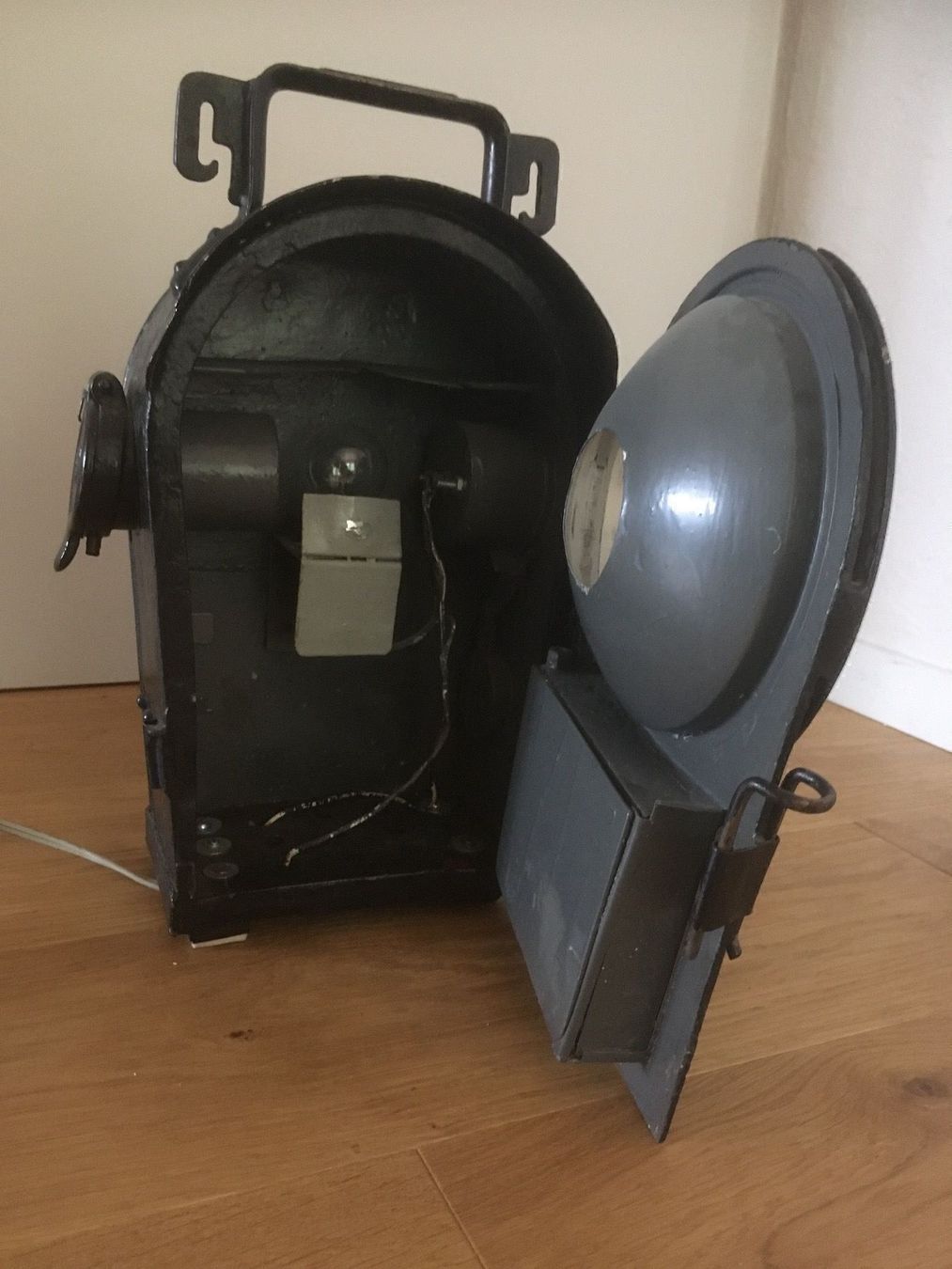 Lampade: BAG Turgi Lampe, SBB ? – Usato da Neftenbach venduto da 889095 6