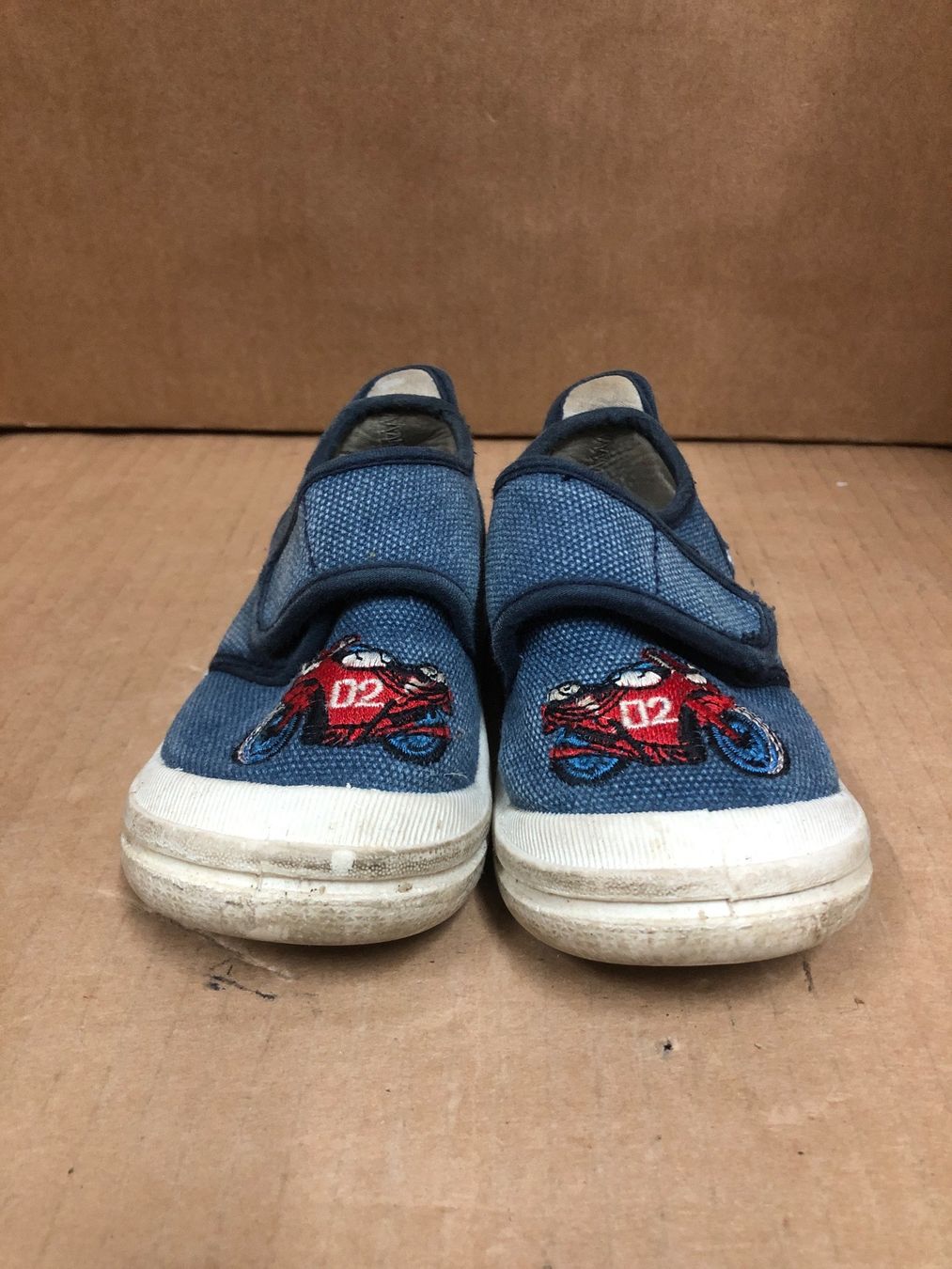 Scarpe per ragazzi: Kinderschuhe Töff Grösse 21 – Usato da Eschlikon TG venduto da RamonaSt