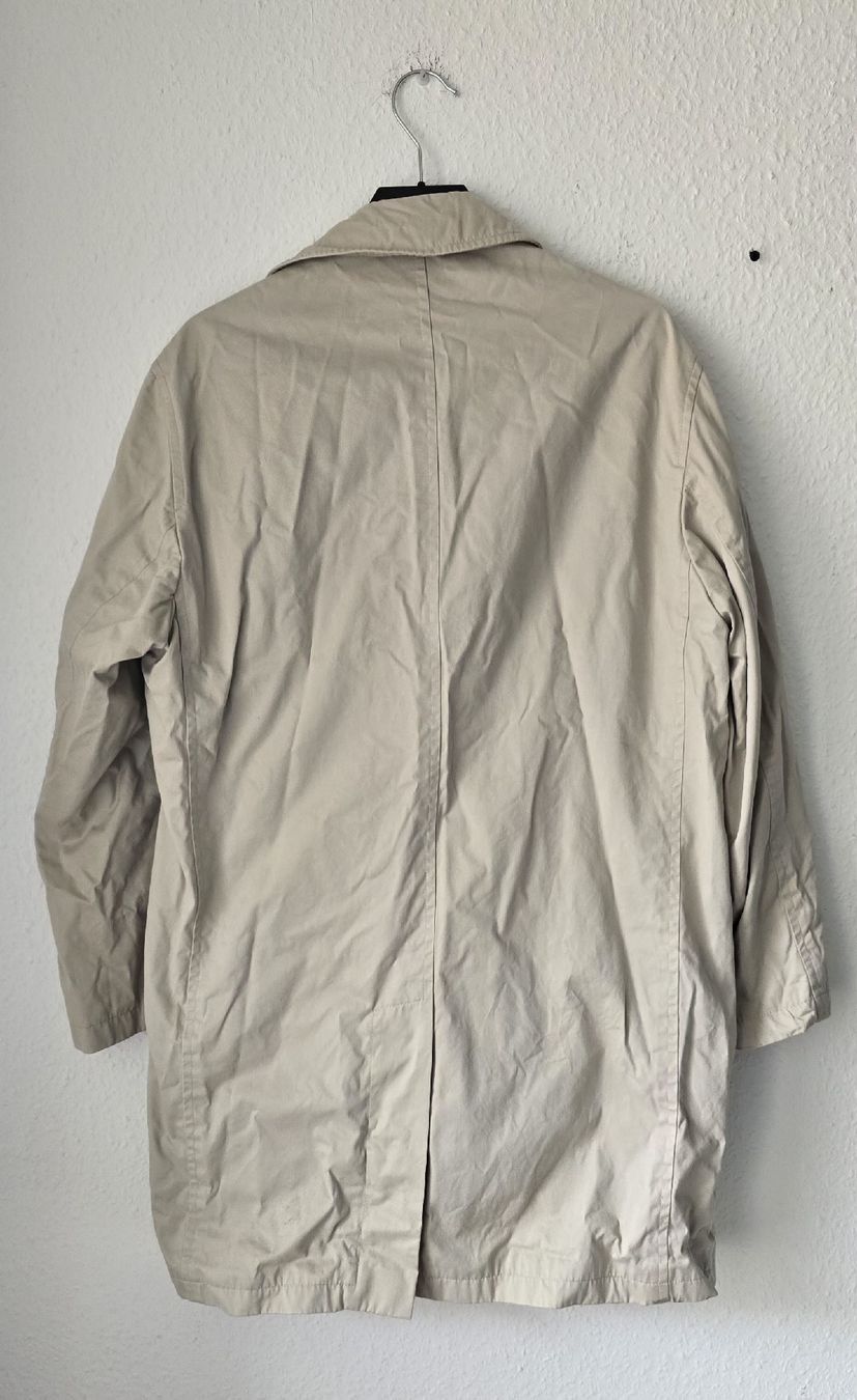 Cappotti: Trench-coat beige classique, taille 52, 100% coton  – Usato da Genève venduto da MariaS2 4