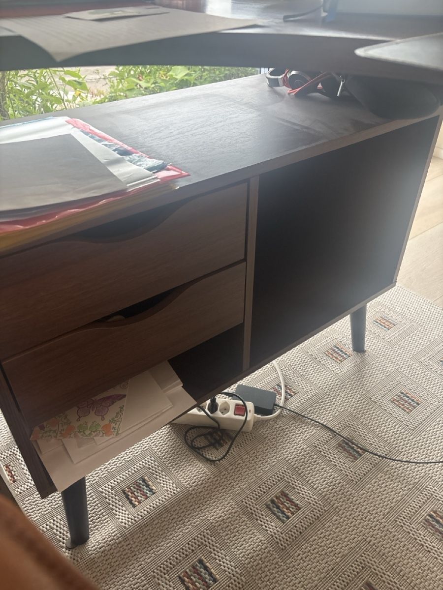 Scrivanie: Office desk – Usato da Arlesheim venduto da Hellee 2