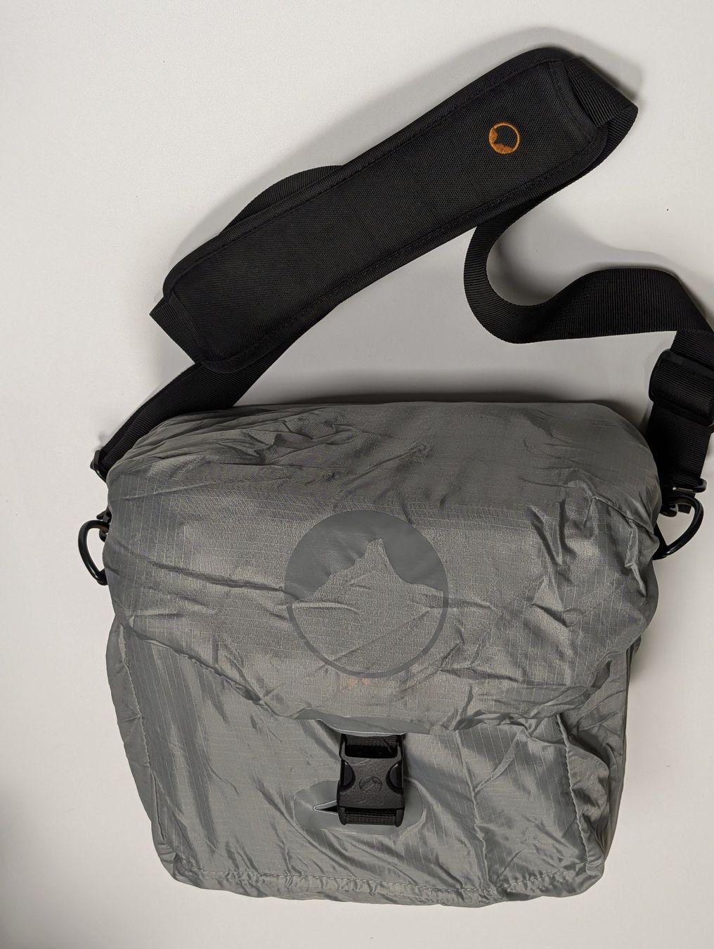 Lowepro Taschen: Lowepro Nova 180 AW - gebraucht – Gebraucht aus Thalwil von miguev 5
