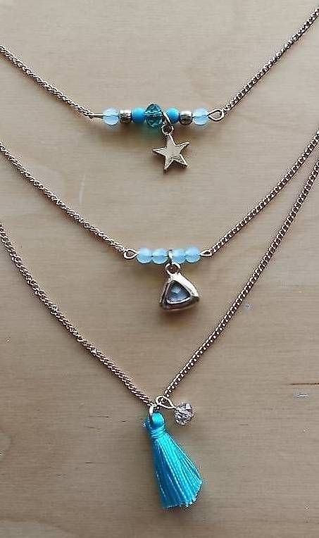 Catenine: Collier triple tours, avec perles et pompon bleu – Usato da Lausanne venduto da Sch_1000 2
