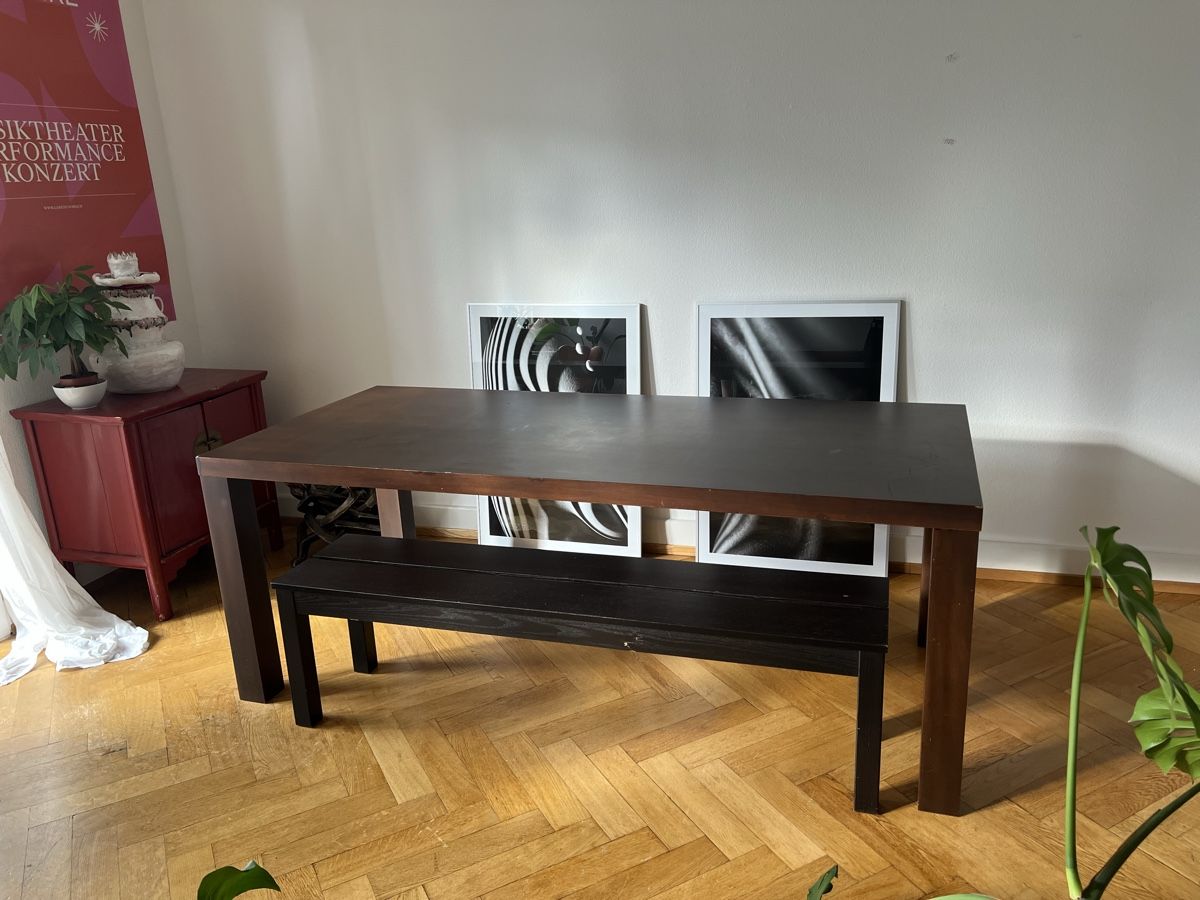 Tische: Grosser Esstisch aus Holz – Gebraucht aus Basel von jas_h9g2 1
