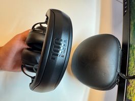 JBL CLUB 700BT