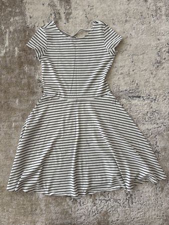 Gestreiftes Freizeitkleid Grösse 170