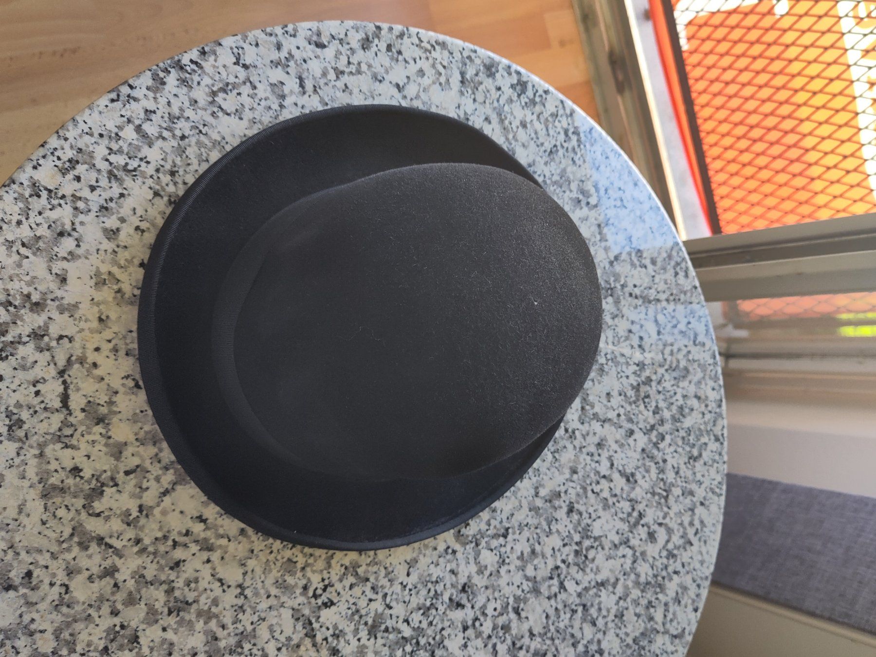 Copricapi, berretti & cappellini: Chapeau manufacture Risa – Usato da Nussbaumen AG venduto da chr_5sjw 1