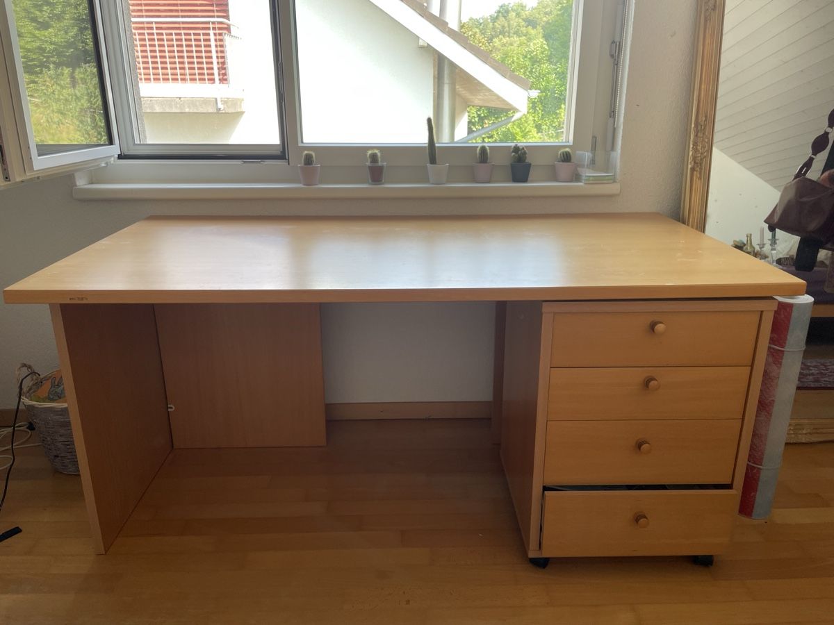 Bureaux: Schreibtisch mit Schubladen – D'occasion à Turgi par eiiinalem 2