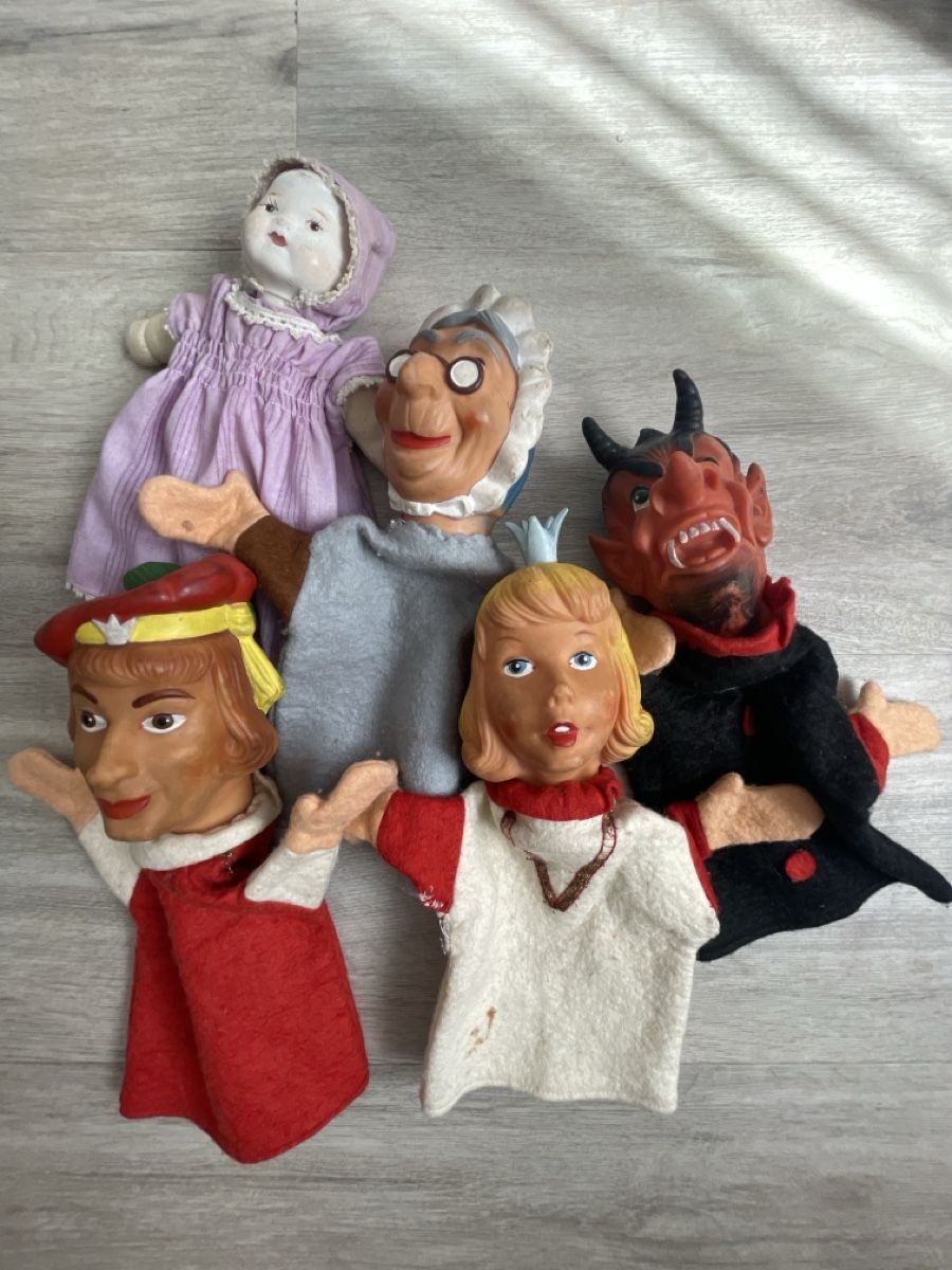 Giocattoli: Set von 4 Handpuppen und eine Puppe – Usato da Oberburg venduto da jul_f7mj