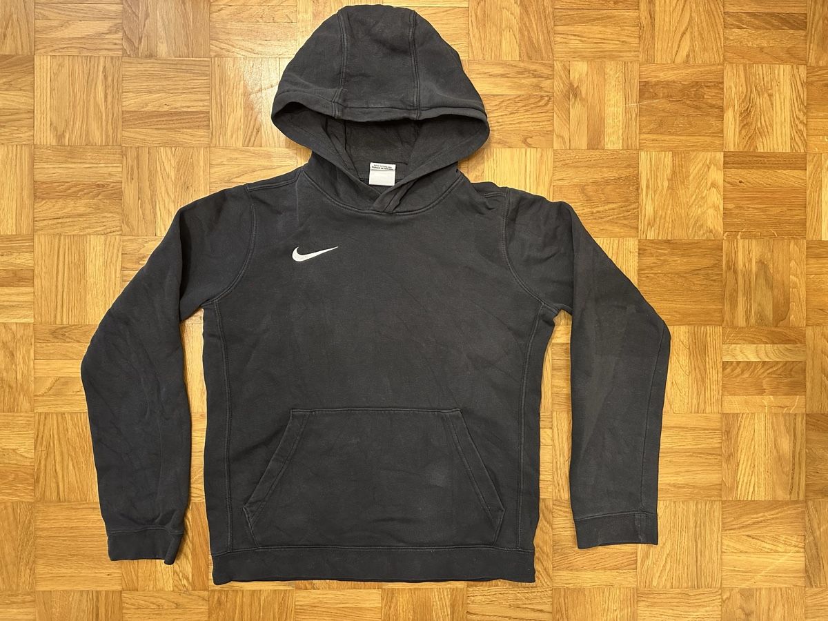 Nike Pullover & Sweatshirts: Nike Hoodie, Gr. 152-158 – Gebraucht aus Winterthur von nelead