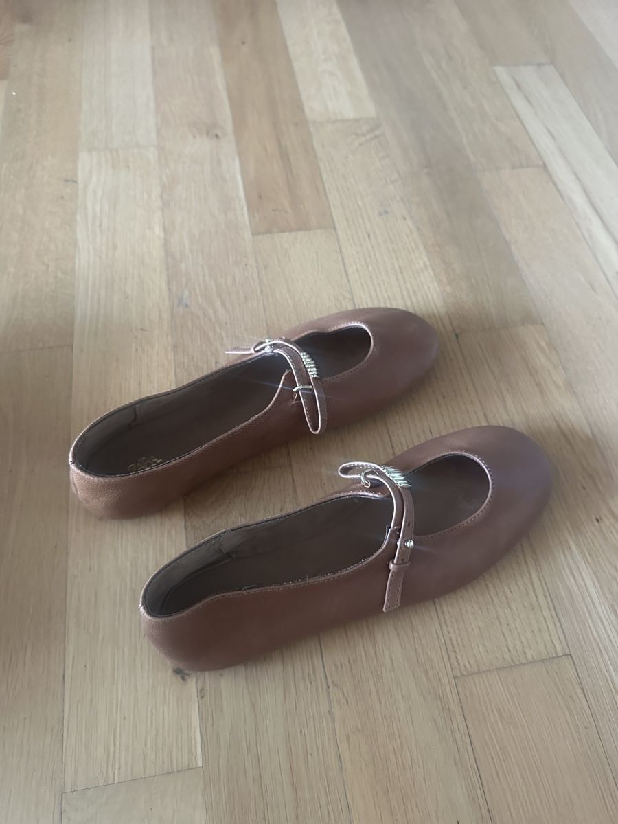Zara Scarpe da donna: Zara Ballerina Leder braun – Usato da Zürich venduto da Luzern033 3