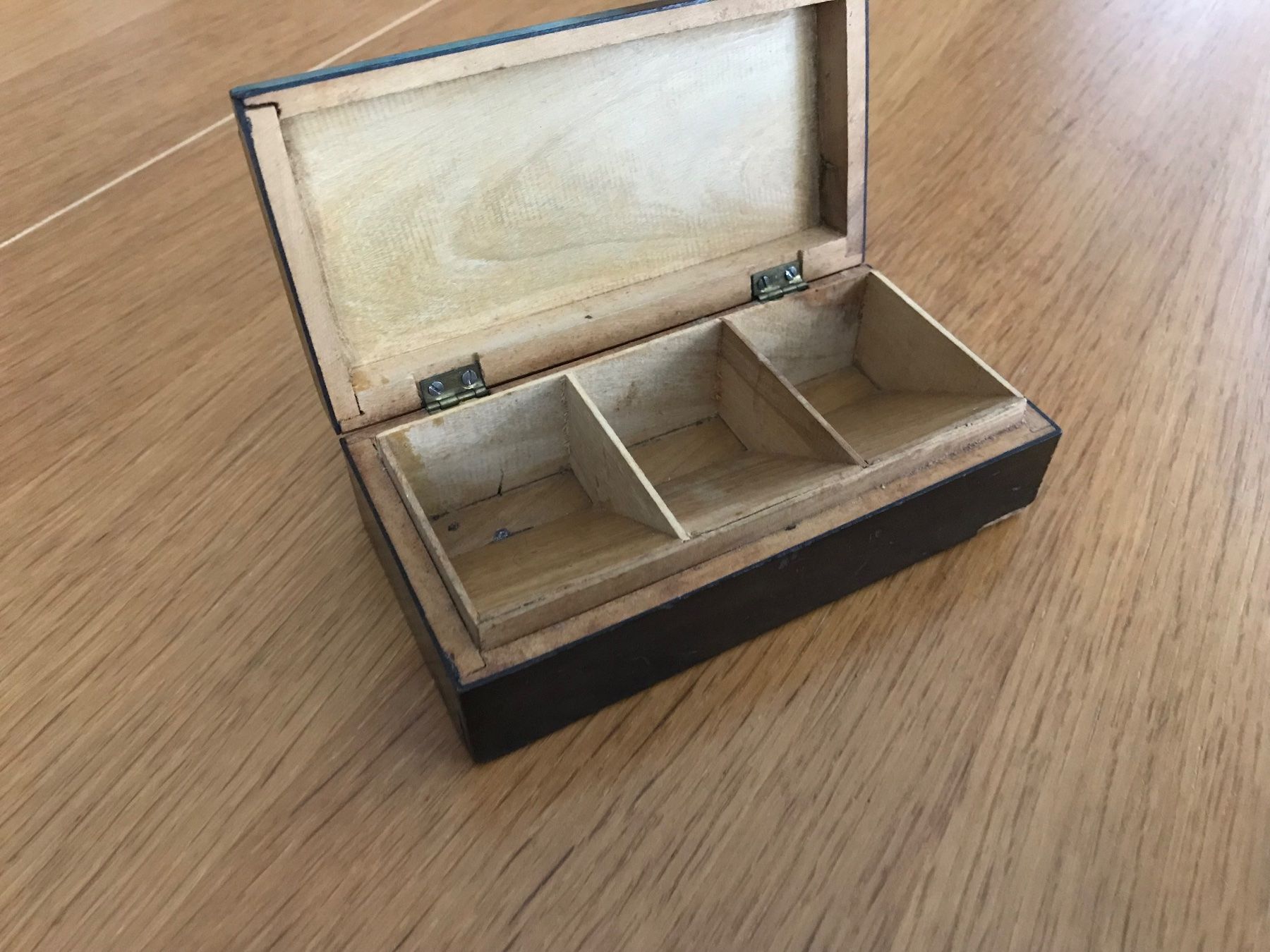 Barattoli: Briefmarken Box – Usato da St. Gallenkappel venduto da brother707 1