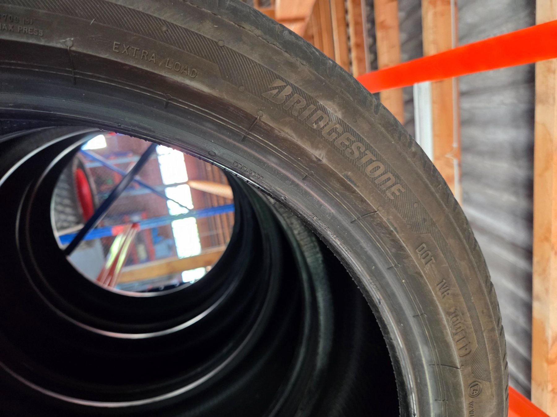 Altro in Scrittura & Disegno: Pneus 245 40 20 Bridgestone – Usato da Orbe venduto da Carmelo85 9