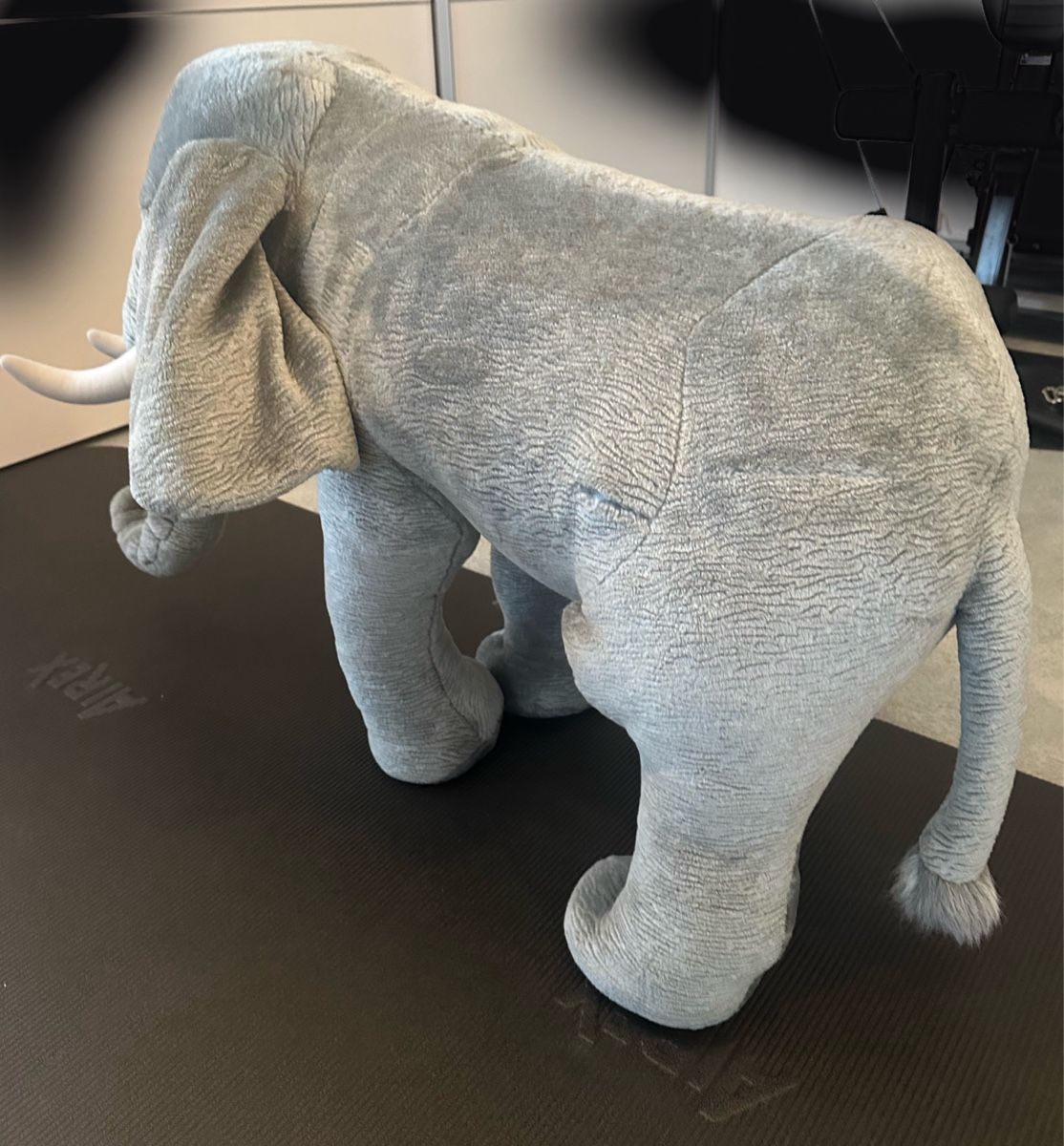 Giocattoli: Plüschtier Elefant stehend – Usato da Eich venduto da gabry68 2