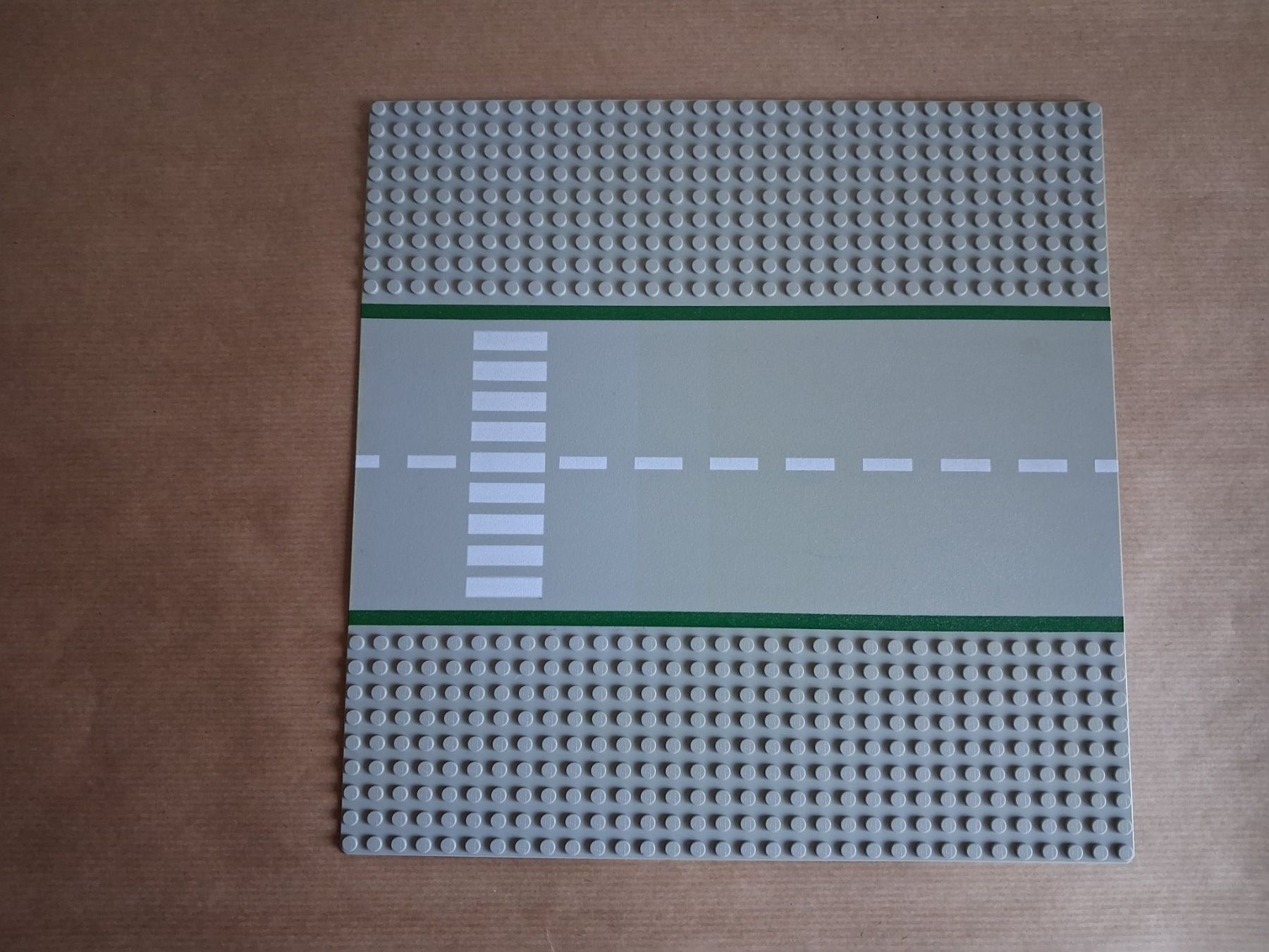 Lego Jouets: 10 Lego Strassenplatten 32x32 Noppen. Grau – D'occasion à Hagendorn par siwasi3 3