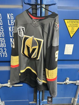 Maillot Jack Eichel – Taille XL – Badge Finale de la Coupe S