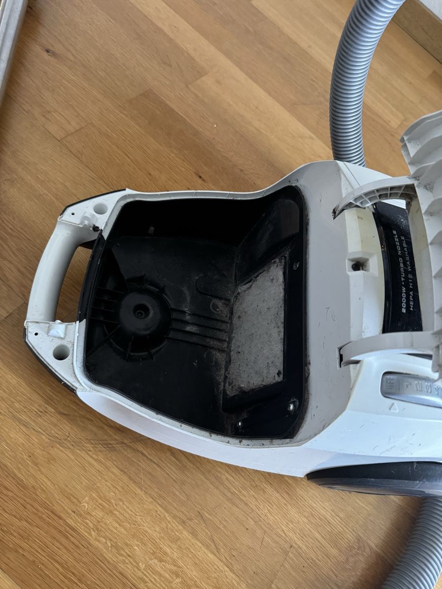 AEG Aspirapolveri & Accessori: AEG Electrolux Staubsauger Supercyclone Hepa-Filter – Usato da Greifensee venduto da Dawadendo0 2
