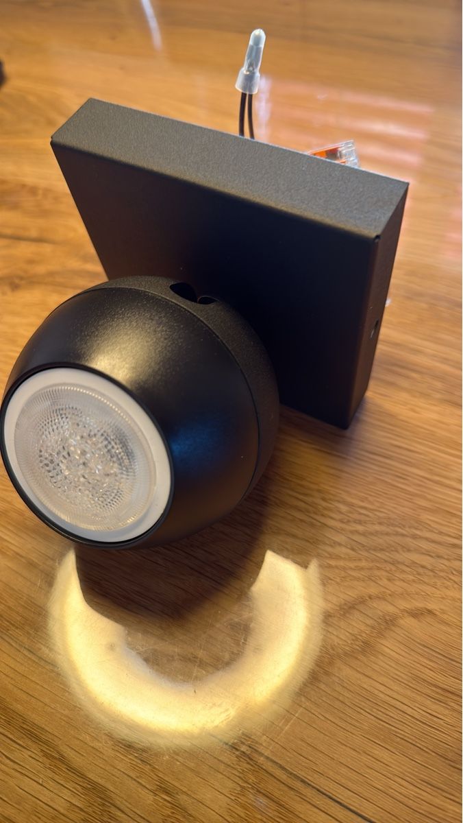 Philips Lustres & lampes de plafonds: Phillips Hue Spotleuchte – D'occasion à Matzingen par donaldduck4 1