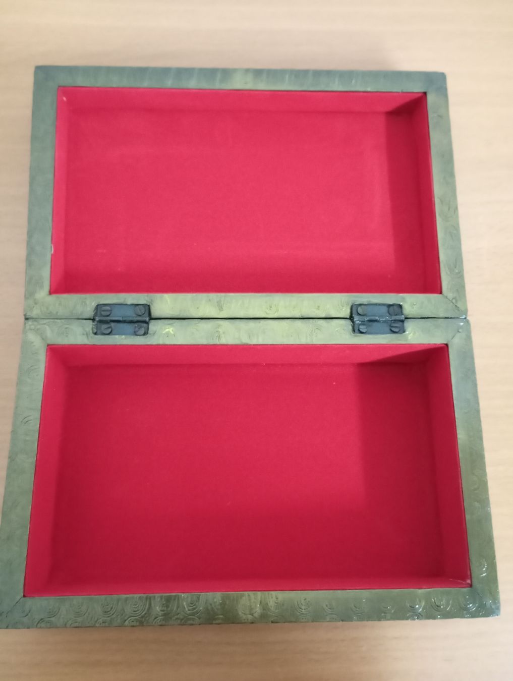 Cassapanche: Antike Schmuckschatulle / Truhe mit rotem Innenfutter – Nuovo (secondo la descrizione) da Winterthur venduto da pjuma01 1
